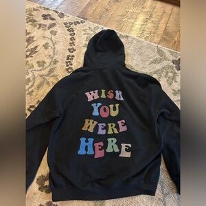 medium gildan hoodie